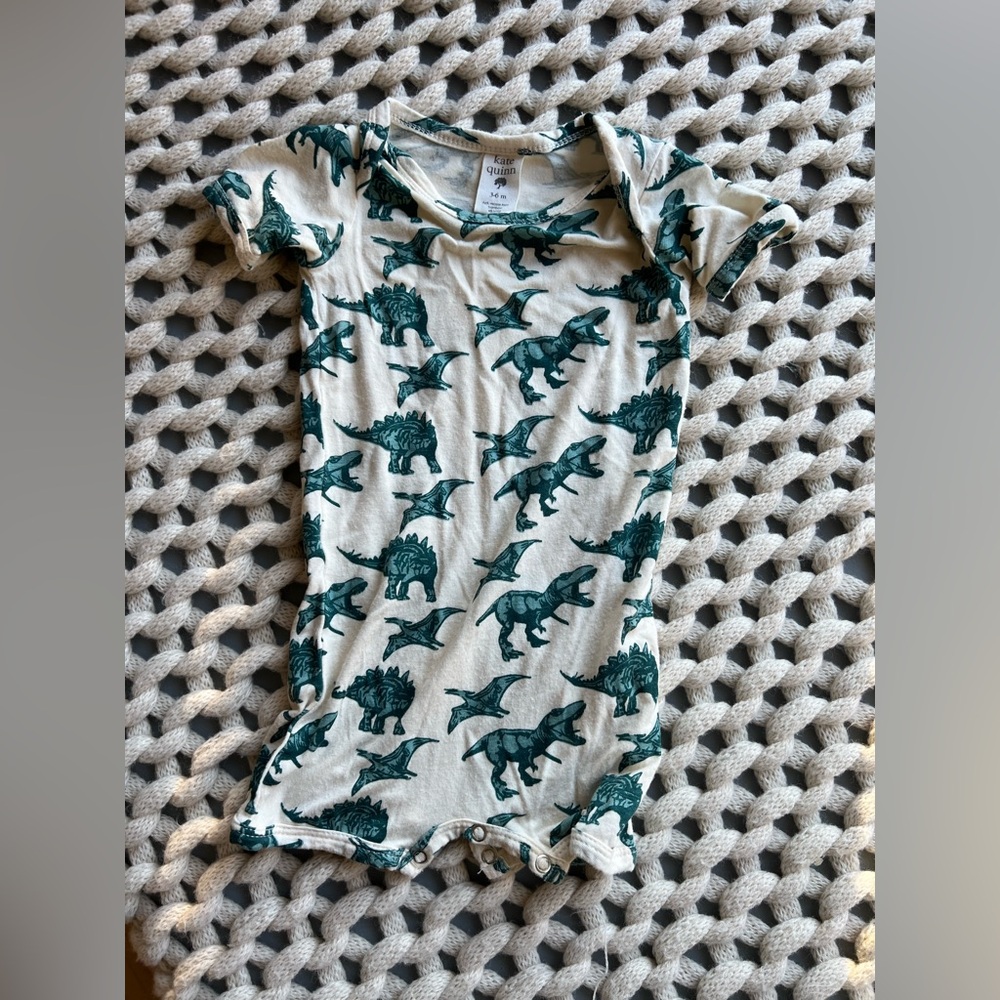 Kate Quinn Bamboo 3-6m Green Dino Shortie